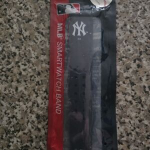 MLB New York Yankees Black Smartwatch Band